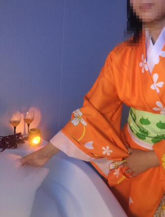 Девушка массажистка Алена, салон Алена