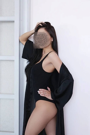 Девушка массажистка Виктория, салон Остров