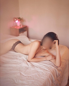 Девушка массажистка Ева, салон Kan